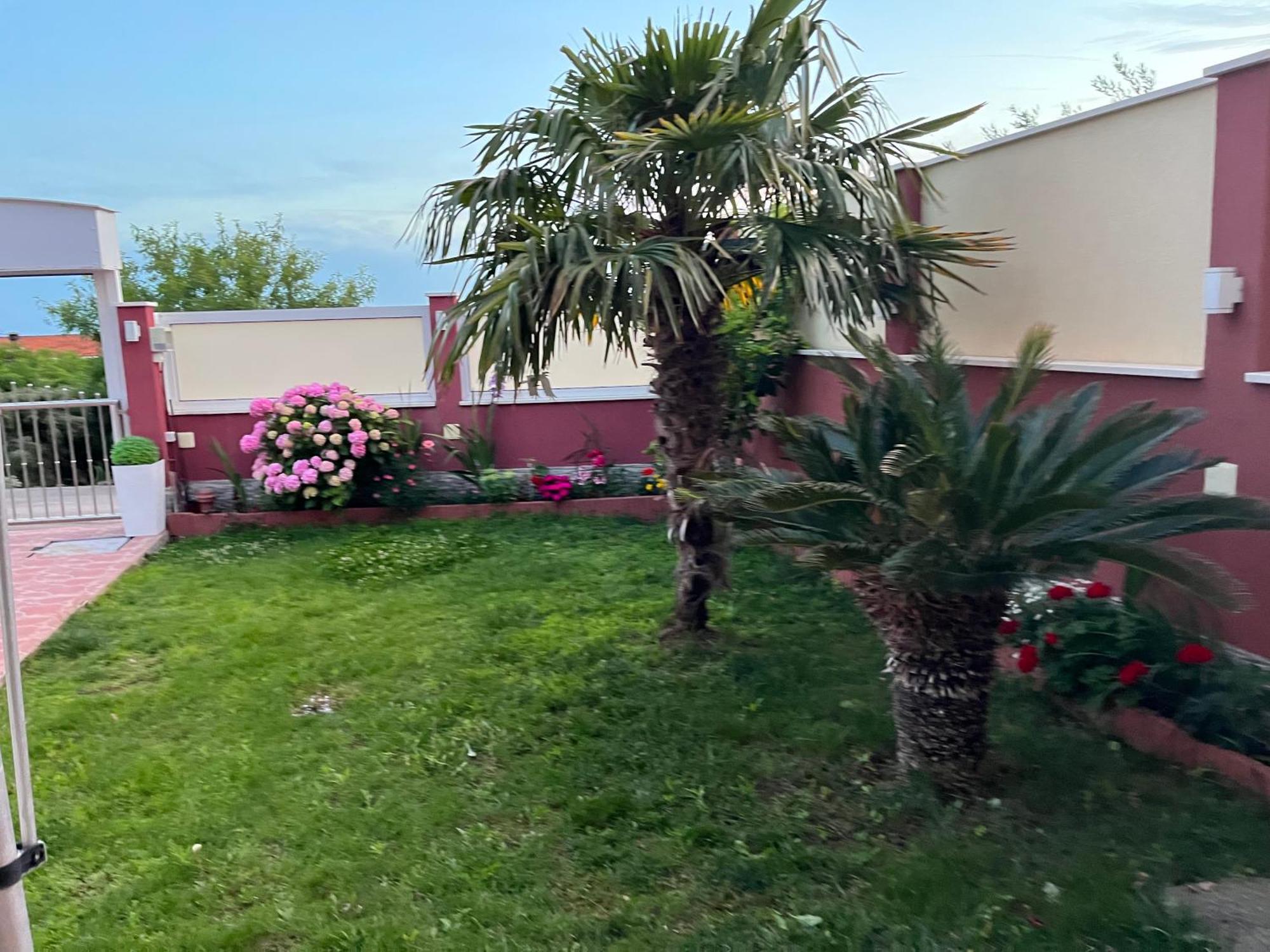 Apartments Villa Stella Maris Рогозница Экстерьер фото