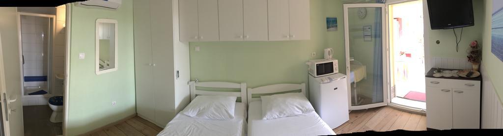 Apartments Villa Stella Maris Рогозница Экстерьер фото