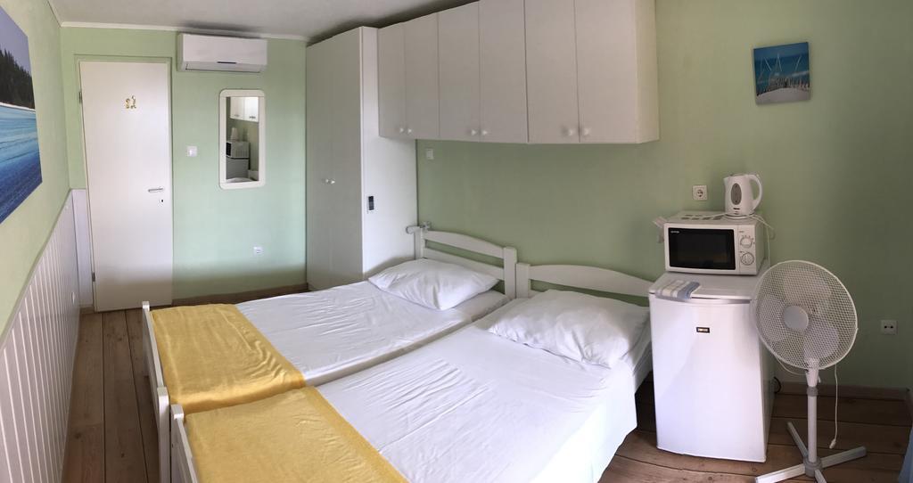 Apartments Villa Stella Maris Рогозница Экстерьер фото