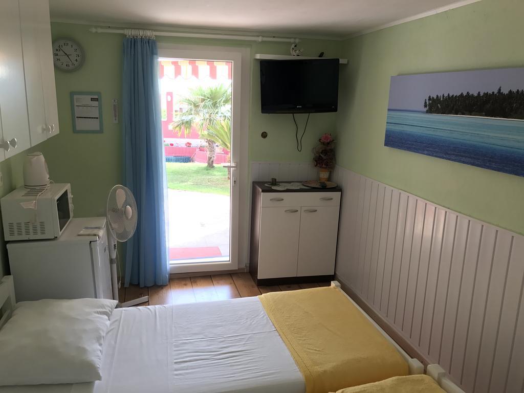 Apartments Villa Stella Maris Рогозница Экстерьер фото
